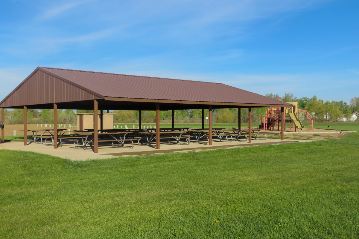 Hoge Island Park shelter with a playground in the background